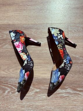VGUC Audrey Brooke Floral Heels